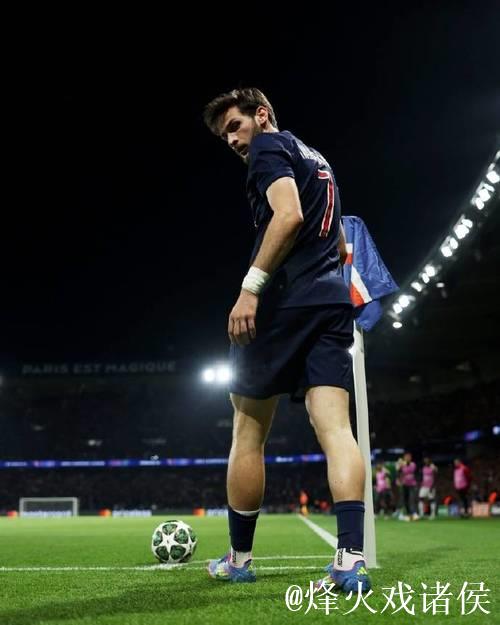 欧冠-大马丁多次扑救杜埃世界波 巴黎3-1维拉 欧冠-大马丁多次扑救杜埃世界波 巴黎3-1维拉